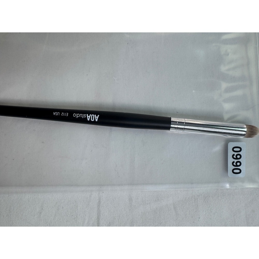 AOA Studio E112 Flat Definer Eye Makeup Brush Black Silver Synthetic Bristles